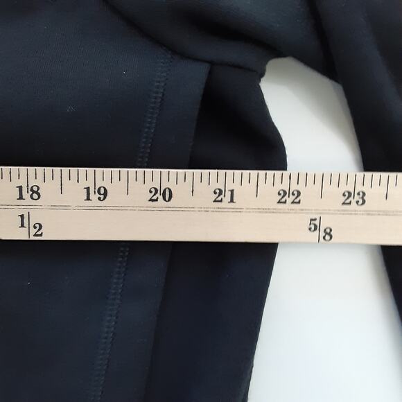 Athleta Cozy Karma Twist Neck Sweatshirt Black Womens XS Thumb Holes Athleisure - Picture 11 of 13